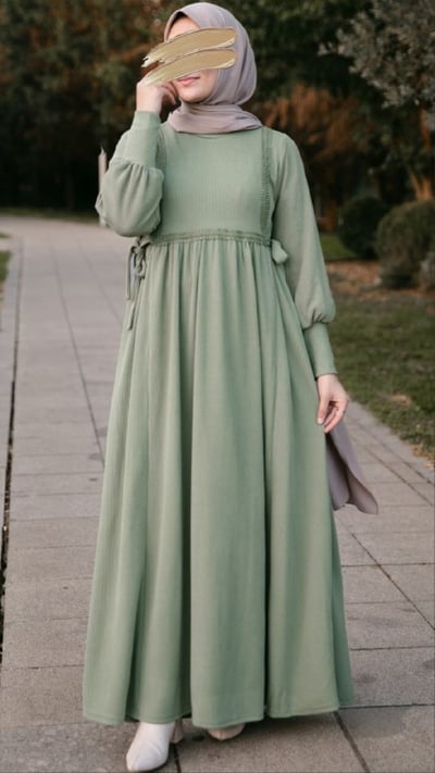 Yandan Bağlamalı Dantelli Örme Elbise