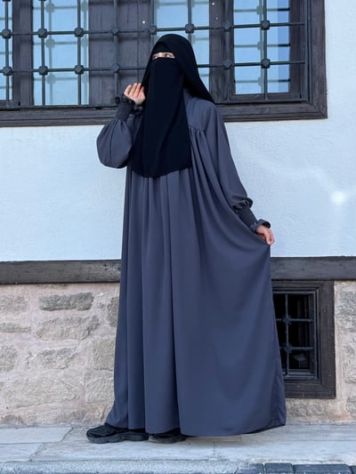 Nisa Elbi̇se/ Ferace