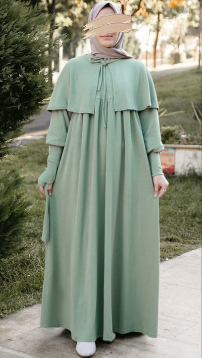 Pelerinli Örme Elbise