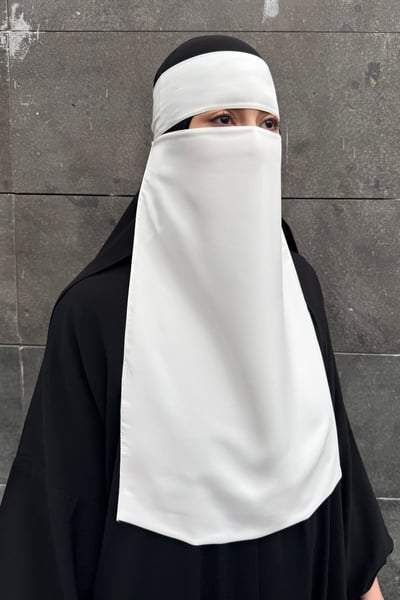 Yandan Bağlamalı Dantelli Örme Elbise