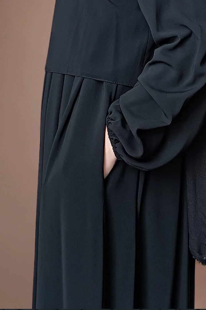 Pileli İpek Elbise Ferace