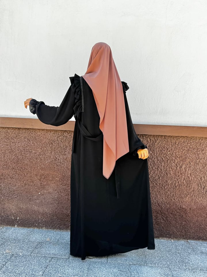 Zühre Elbi̇se - Siyah