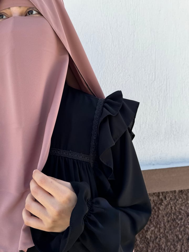 Zühre Elbi̇se - Siyah