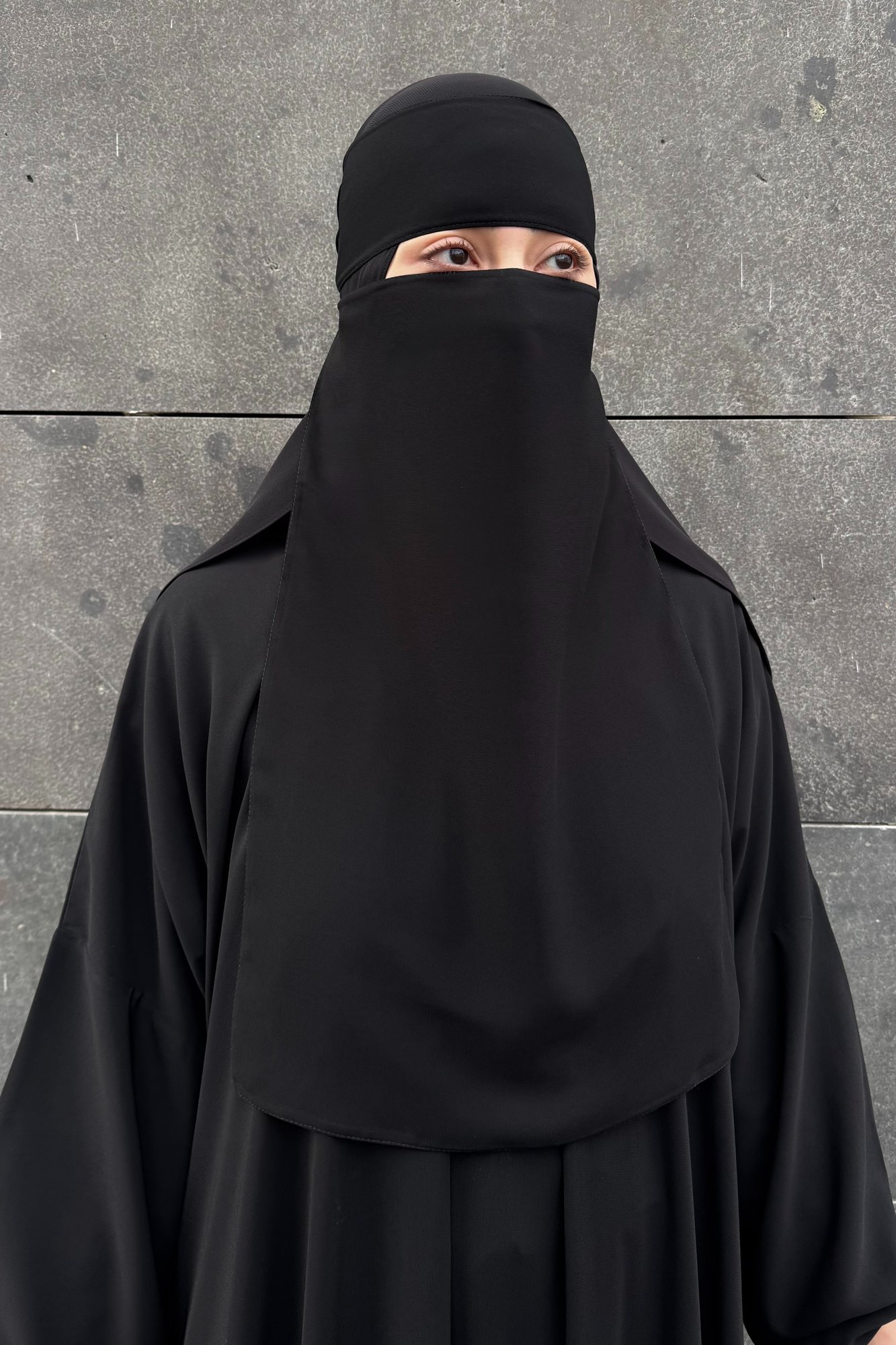 Yandan Bağlamalı Dantelli Örme Elbise